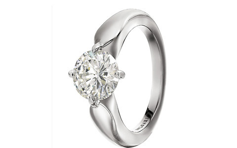 ブルガリで、世界にひとつだけのリングを