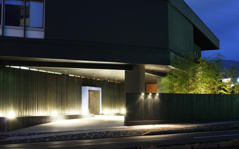 伊東温泉 アンジンで、月のエナジーを体感