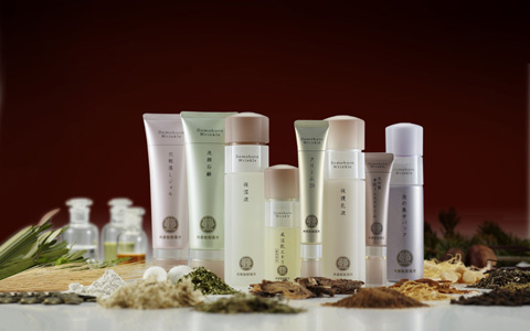 ４年ぶりのリニューアル！進化したドモホルンリンクルとは？