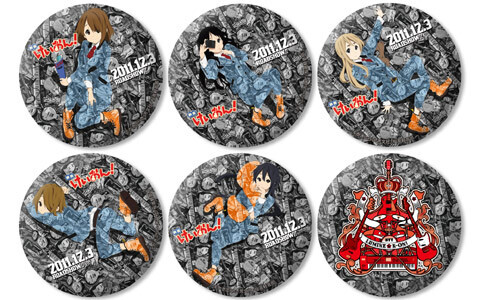 映画「けいおん！」の限定Tシャツと缶バッジが、超カッコイイ