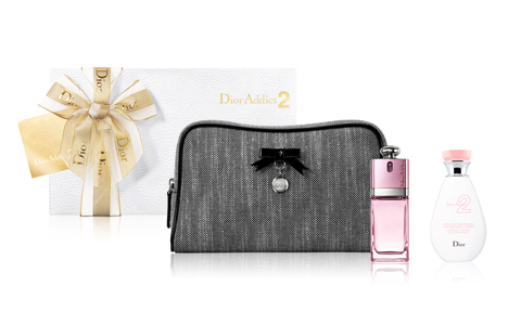 華やかさを装う、ディオールのクリスマス限定コレクション