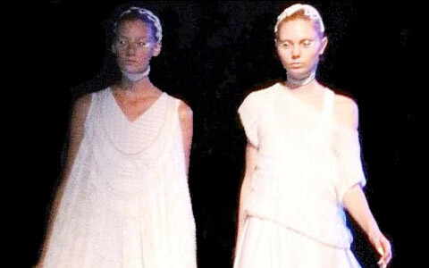 暗闇の中で光を放つ、幻想的なニットが登場