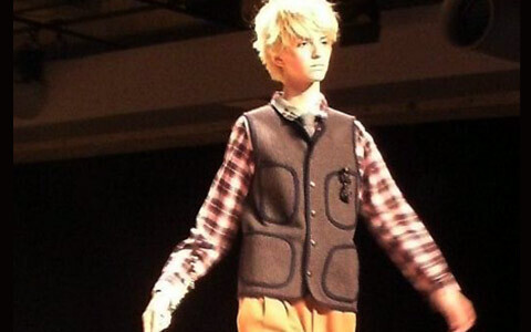 カップルで着る日常着、ネ・ネットが提案するハッピーでカラフルな服