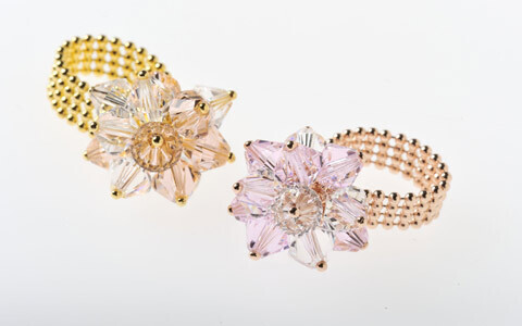 スワロフスキー・エレメントが輝く、クリスマス新商品登場