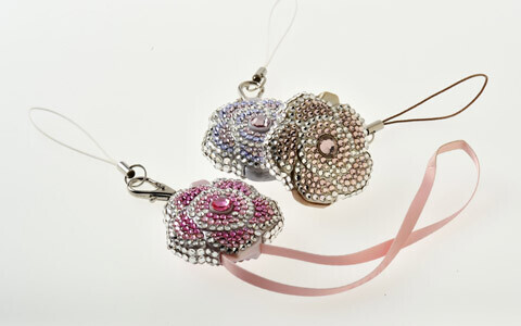 スワロフスキー・エレメントが輝く、クリスマス新商品登場