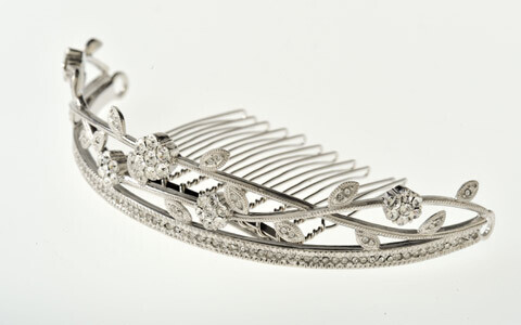 スワロフスキー・エレメントが輝く、クリスマス新商品登場