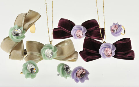 スワロフスキー・エレメントが輝く、クリスマス新商品登場