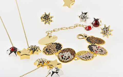 スワロフスキー・エレメントが輝く、クリスマス新商品登場