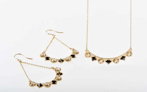 スワロフスキー・エレメントが輝く、クリスマス新商品登場