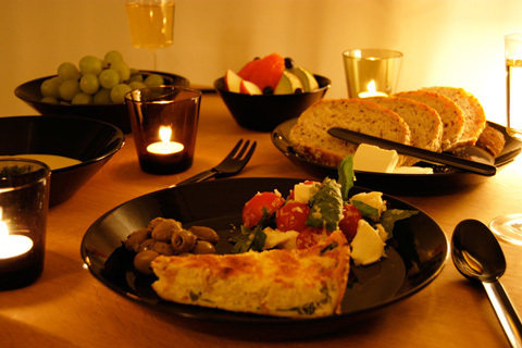 オールブラックの陶器でこの冬のディナーを演出しよう