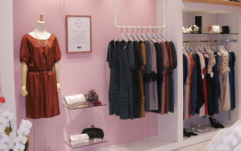 年末に使えるパーティドレス充実のショップが、湘南にグランドオープン