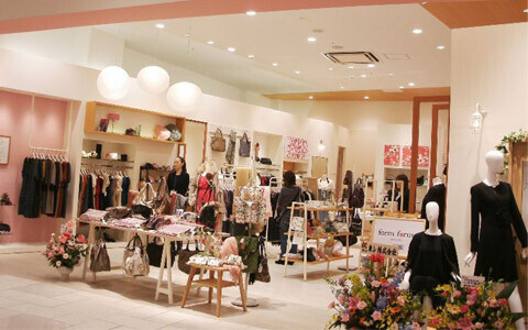 年末に使えるパーティドレス充実のショップが、湘南にグランドオープン