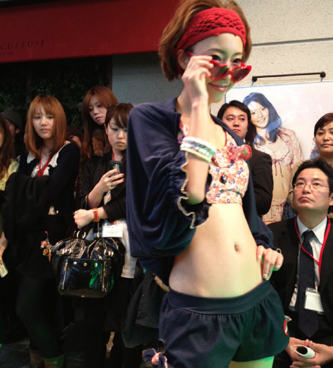 三愛（San-ai）が、2012年新作オリジナル水着ショーを開催