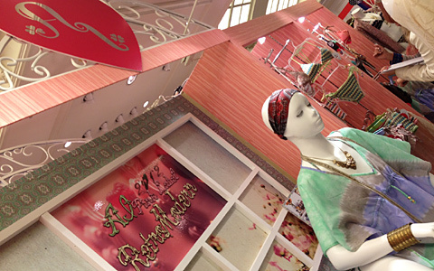 三愛（San-ai）が、2012年新作オリジナル水着ショーを開催