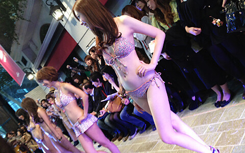 三愛（San-ai）が、2012年新作オリジナル水着ショーを開催