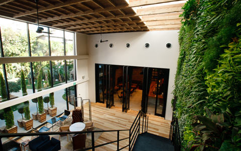 代々木駅徒歩1分、634坪のスタイリッシュ空間がオープン