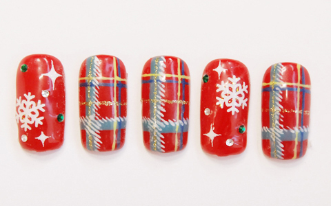 聖夜の夜をもっとオシャレに！　クリスマスチェックネイル
