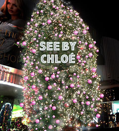 クリスマス新名所、シー バイ クロエのスイーツショップとピンクのビッグツリー