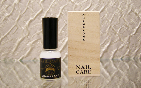 日本の老舗と米国のフレグランスがコラボした、ネイルケアがデビュー