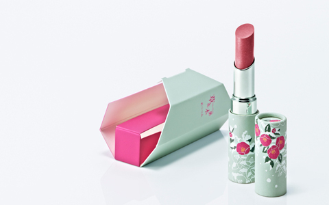 草花木果の、冬椿をイメージした口紅「紅つつみ」が登場