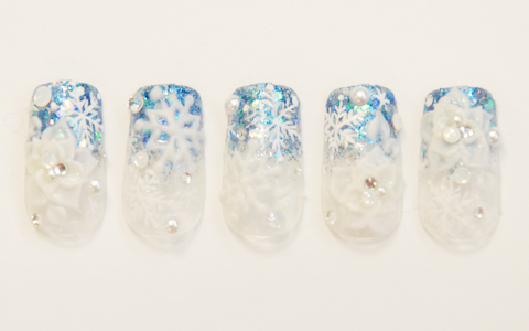 冬のピュアな少女ネイル - blue snow -