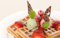 冬のパワーチャージに、苺のワッフルはいかが？
