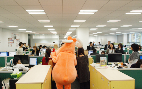 イケアのトナカイさん、各社に訪問中。今日はエキサイトに「こんにちは♪」