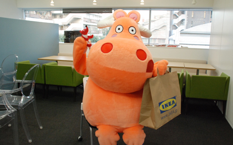 イケアのトナカイさん、各社に訪問中。今日はエキサイトに「こんにちは♪」
