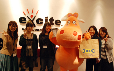 イケアのトナカイさん、各社に訪問中。今日はエキサイトに「こんにちは♪」