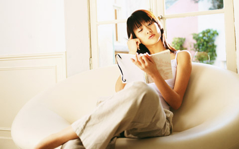 独身・彼ナシ女性の2人に1人がクリスマスにストレス？！