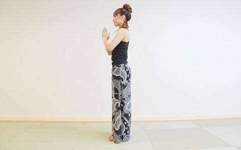 お正月太りをなかったことに…太った体に効く！ヨガポーズ【後編】