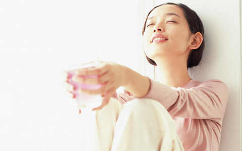 ●●をしている人は実年齢より老ける？！　あなたのクセがお肌へ与える悪影響を暴く【前編】