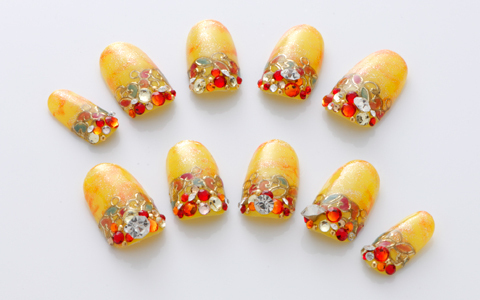 2012年春夏トレンドネイル　「スパークル エナジー」【1】