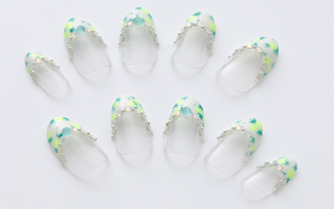 2012年春夏トレンドネイル　「プレシャス クリアリー」【1】