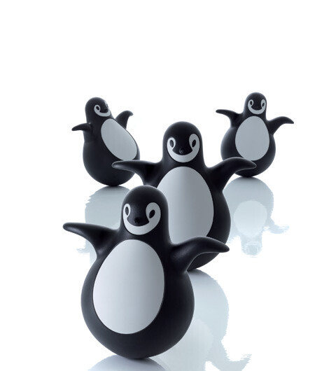 北欧フィンランドの巨匠が創った、ペンギン型おきあがりこぼし