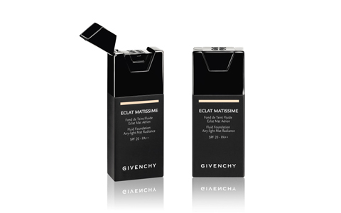 ジバンシイから、シルキー スキンが叶うファンデーション登場