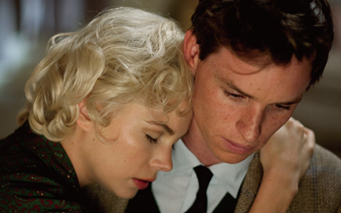 映画鑑賞は、マリリン風ファッションで