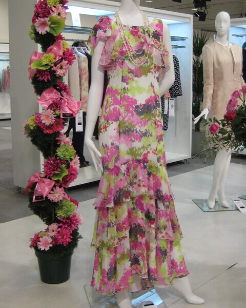 自分の美しさを知り尽くした大人の女性のための服、「ウンガロ・ソワ」日本橋高島屋にデビュー