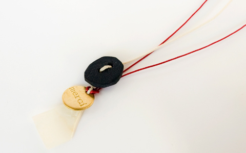 被災地の石巻市「船越レディース」とパリのセレクトショップから生まれた、アクセサリー