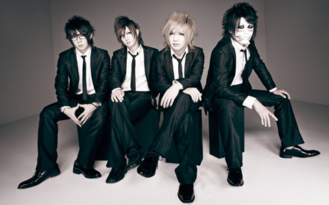 今年大ブレイクの予感、、ヴィジュアル系エアーバンドのゴールデンボンバー