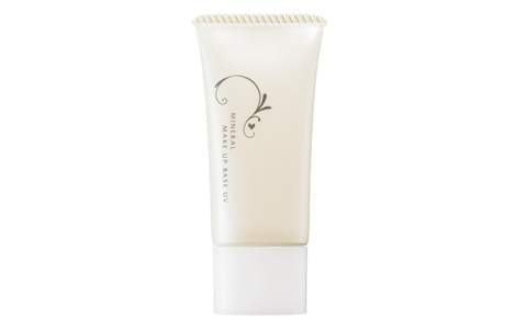 読者モデルもオススメの、コンビニでゲットできる春コスメ