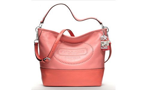 太陽とビーチが似合う、コーチのコレクション