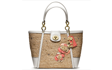 太陽とビーチが似合う、コーチのコレクション