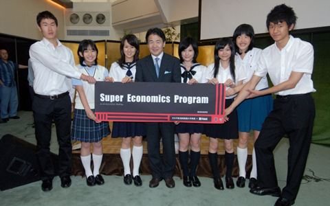 ミス日本選出、才色兼備の慶大生が語る英語と仕事