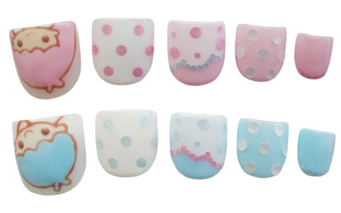 キキララドットのフットネイル