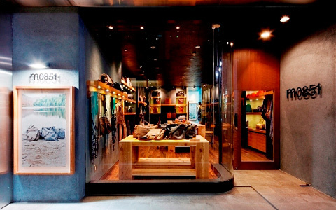 お手頃な価格展開、カナダ　モントリオール生まれのブランド「ｍ0851」