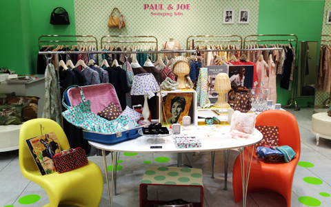 60 年代のフレンチエレガンスをイメージした、PAUL & JOE のイベント開催中