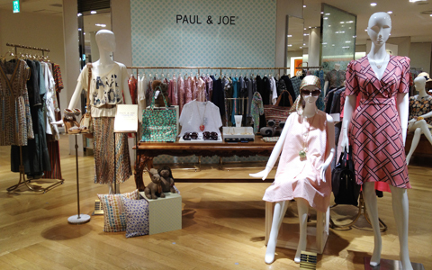 60 年代のフレンチエレガンスをイメージした、PAUL & JOE のイベント開催中
