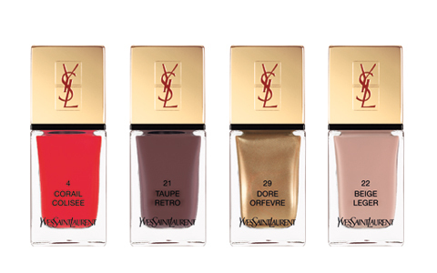 イヴ・サンローランのサマールックで魅惑の女性に変身