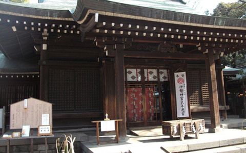 アンリ流パワースポットの巡り方「運命の赤い糸はここに？川越、氷川神社」